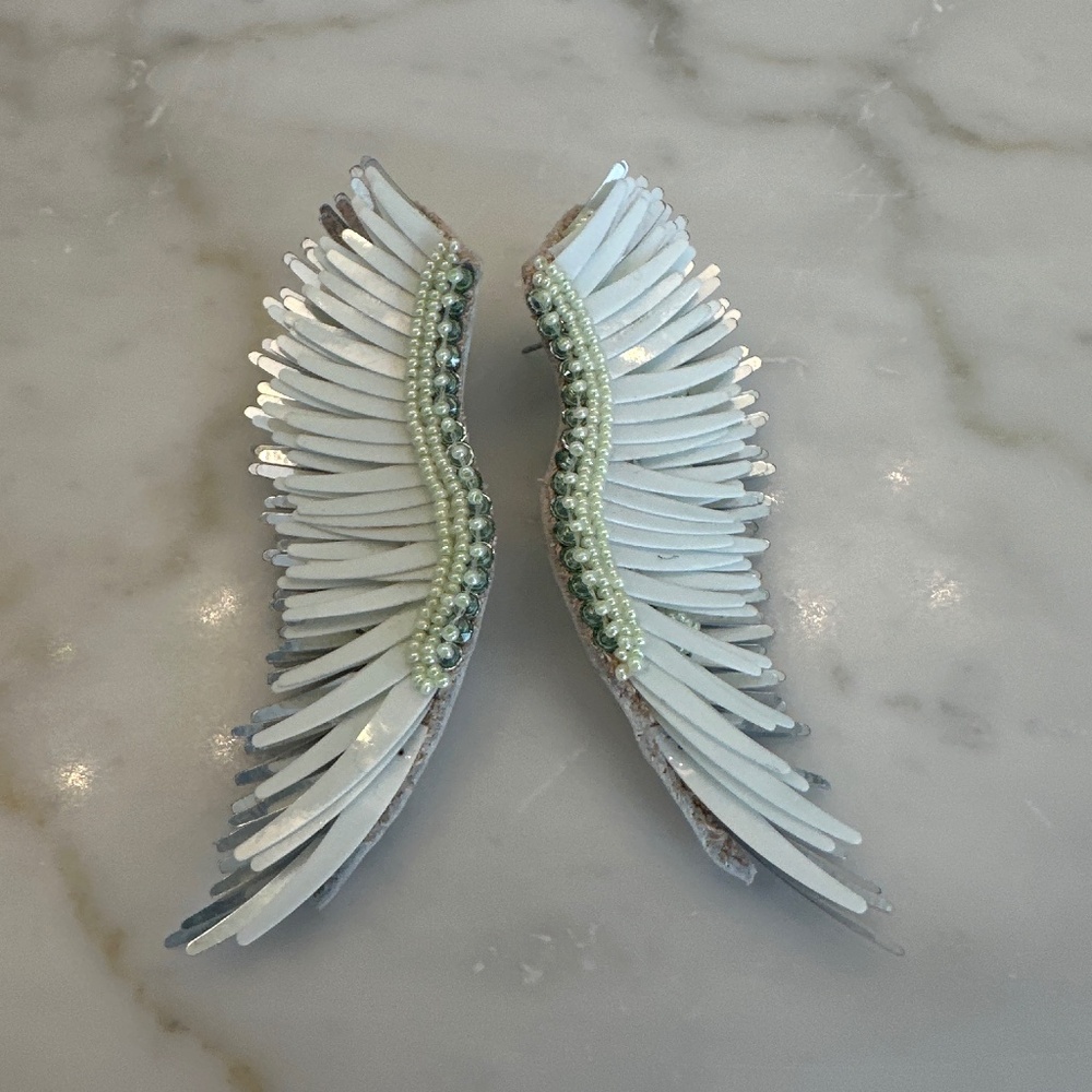 NWOT Mignonne Gavigan large Madeline Earring Seafoam Green and Silver